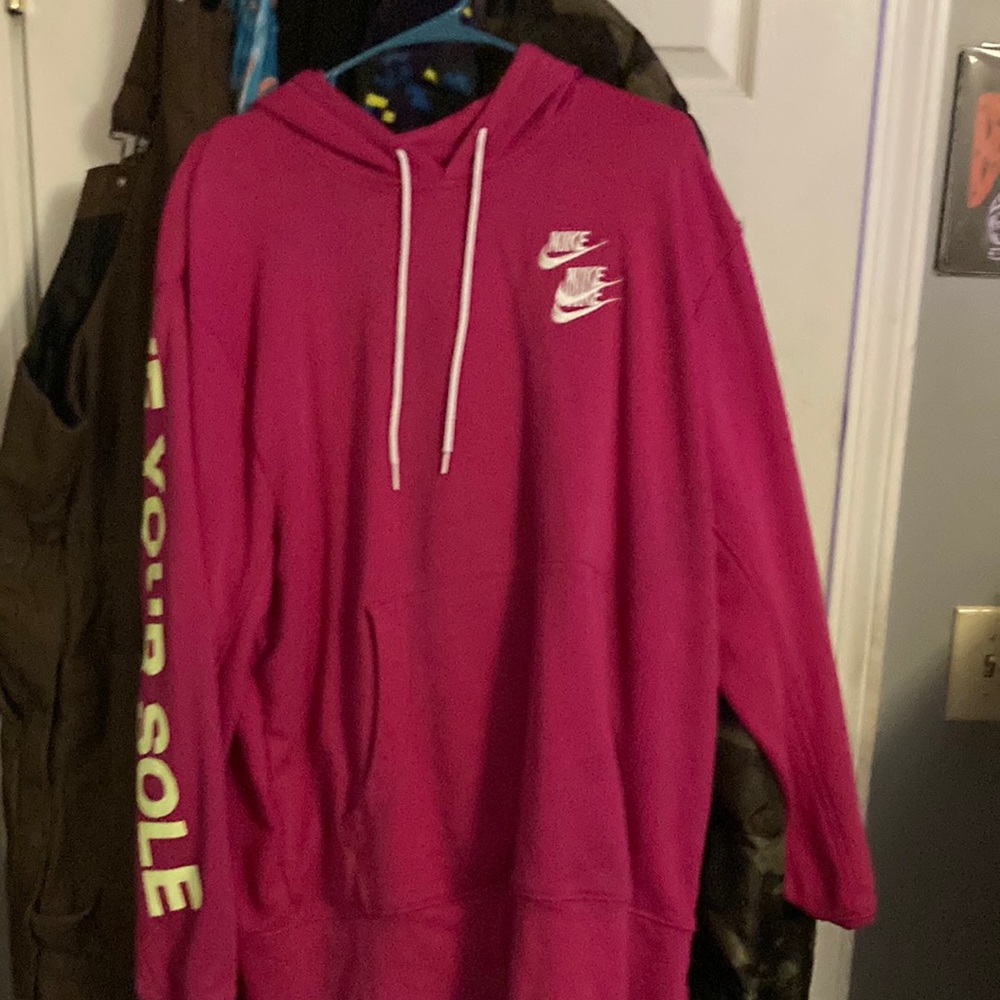 Nike world wide hoodie pink size large